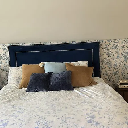 Stylish Family Holiday home Loughrea